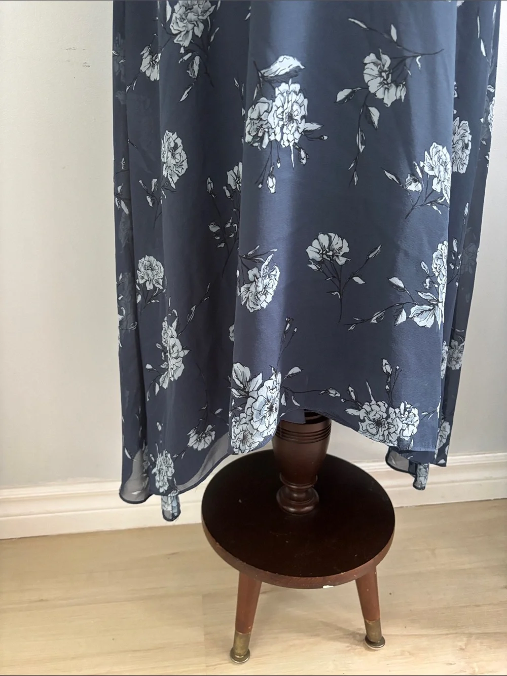 Club Monaco Slate Blue Floral V-Neck Puff Sleeve Maxi Dress - Picture 3 of 6